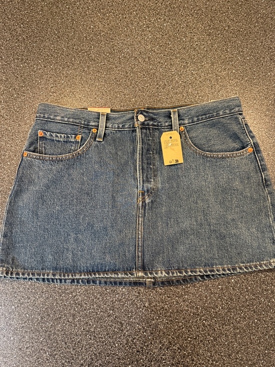 Levi's Dresses & Skirts - NWT Women’s Levi's Medium Wash Denim Icon Mini Skirt - size 32